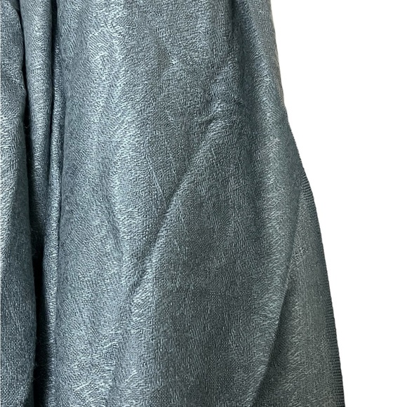 Gray long fringe soft scarf wrap - Picture 4 of 6